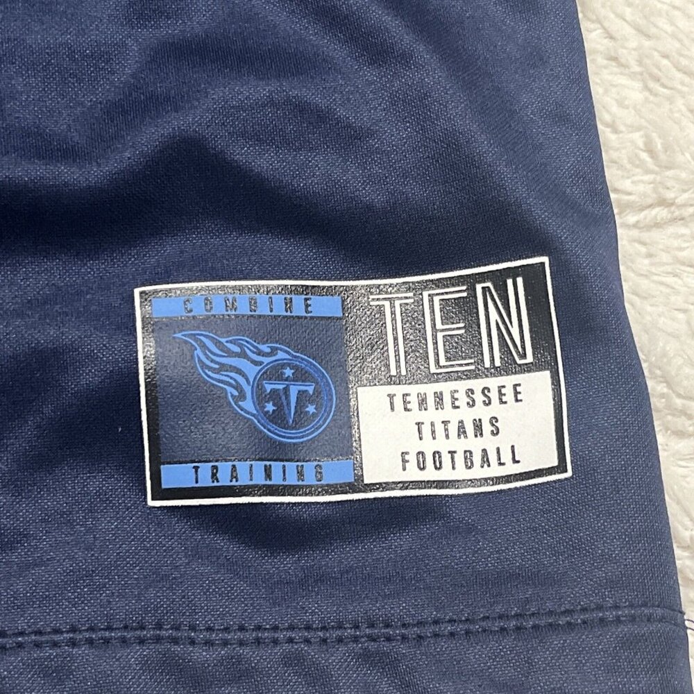 NFL Team Apparel Titans Pro Player Fleece Size M Medium Blue 1/4 Zip - Picture 10 of 13